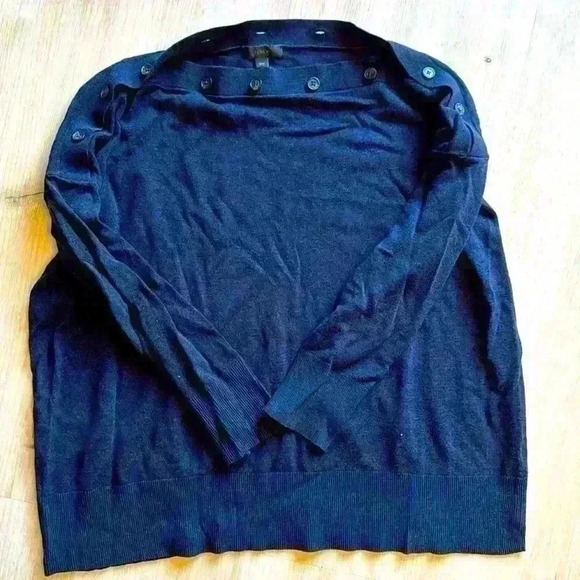 J. Crew Sweaters - J Crew sweater with buttons around neck size small/medium